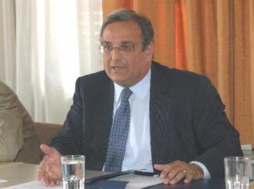 Σε απολογία καλεί τις αλυσίδες σούπερ μάρκετ η Επιτροπή Ανταγωνισμού