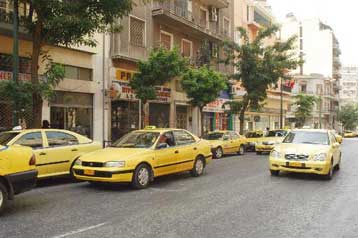 Αύξηση 15% στα κόμιστρα ζητούν οι ιδιοκτήτες ταξί από την κυβέρνηση
