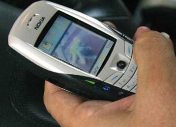 Μικροσκοπικές ντιζελογεννήτριες θα μπορούσαν να τροφοδοτούν κινητά τηλέφωνα