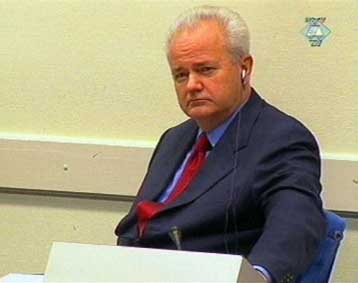 Επαναφορά του δικαιώματος υπεράσπισης του εαυτού του ζητά ο Μιλόσεβιτς από το ICTY