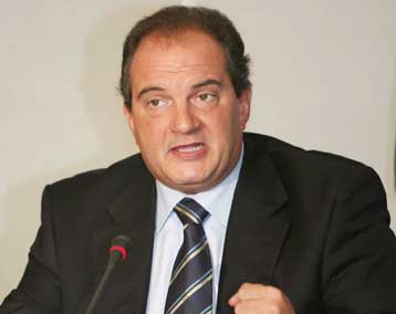 Διακριτοί οι ρόλοι πολιτικής και Εκκλησίας στη διακυβέρνηση, τονίζει ο πρωθυπουργός