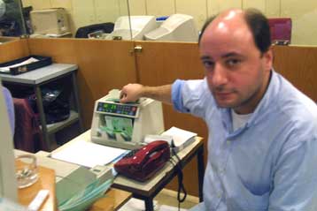 Ανοίγει το θέμα της «μαύρης τρύπας» του 1 δισ. ευρώ στα ταμεία των τραπεζοϋπαλλήλων