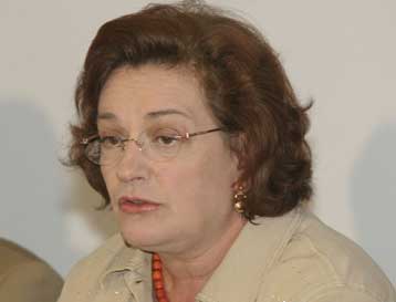 Αρνείται την ύπαρξη καταλόγου με παράτυπες μετεγγραφές η Μαριέττα Γιαννάκου