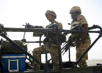 Οι ΗΠΑ χαιρετίζουν τη βρετανική αναδιάταξη, ενόσω μαίνεται η βία στη Φαλούτζα