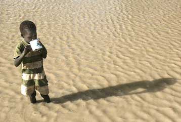 Η ΕΕ χρηματοδοτεί κατά το ήμισυ την αποστολή της Αφρικανικής Ένωσης στο Νταρφούρ