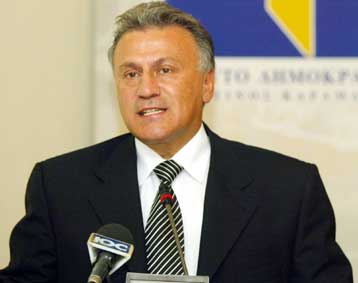 Αποκλεισμό των αλλοδαπών σημαιοφόρων διά νόμου ζητά ο Παναγιώτης Ψωμιάδης