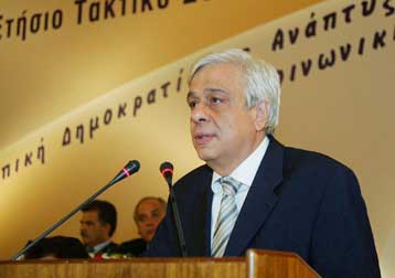 Επαφές Παυλόπουλου με νομάρχες και δημάρχους της Κρήτης στο περιθώριο της ΚΕΔΚΕ