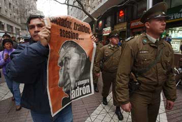 Στο στόχαστρο και της γαλλικής δικαιοσύνης ο Χιλιανός δικτάτορας Αουγκούστο Πινοτσέτ