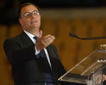 Την πρόσληψη 300 γιατρών στο ΙΚΑ εξήγγειλε ο Πάνος Παναγιωτόπουλος