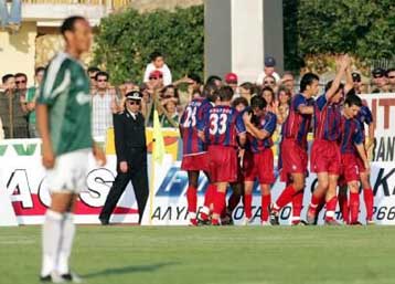 Μόνη πρώτη η ΑΕΚ, ξανά μαζί ΠΑΟ και Ολυμπιακός, 2-2 στην Τούμπα
