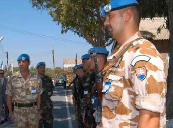Μειώνεται η δύναμη της UNFICYP στην Κύπρο και ανανεώνεται ώς το 2005 η θητεία της