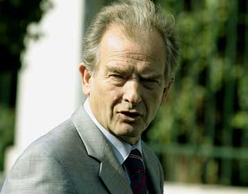 Η αναδιοργάνωση της ΚΟ της ΝΔ θέμα της συνάντησης του Απ.Σταύρου με τον πρωθυπουργό