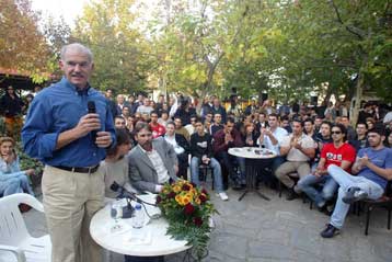 «Κανείς δεν είναι μόνιμος στην καρέκλα που κατέχει σήμερα» τόνισε ο Γ.Παπανδρέου