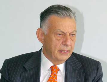 Διαφωνούν οι ευρωβουλευτές ΝΔ και ΠΑΣΟΚ για τη νέα επιτροπή Μπαρόζο