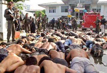 Δεκάδες Ταϊλανδοί διαδηλωτές πέθαναν υπό κράτηση