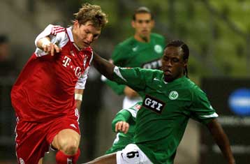 «Ανέβηκε» η Μπάγερν, 2-0 την πρωτοπόρο Βόλφσμπουργκ, ευκαιρία για την Στουτγκάρδη