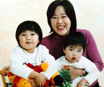 Ζωντανά ανασύρθηκαν κάτω από τα συντρίμμια μέλη οικογένειας στην Ιαπωνία