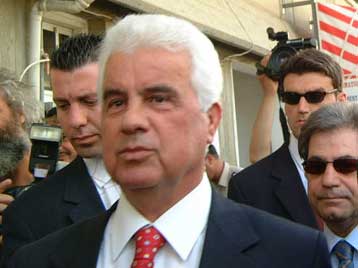 «Όχι» του Ακιντζί στον Έρογλου για σχηματισμό «κυβέρνησης» συνεργασίας στα κατεχόμενα