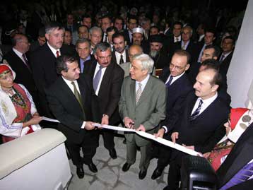 Η Ελλάδα παίρνει όλα τα αναγκαία μέτρα για τους λαθρομετανάστες, τόνισε ο υπ.Εσωτερικών