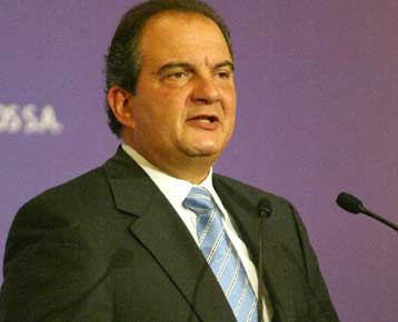 Δύσκολος ο δρόμος της Ευρώπης, διαμηνύει από τη Ρώμη ο Κ.Καραμανλής