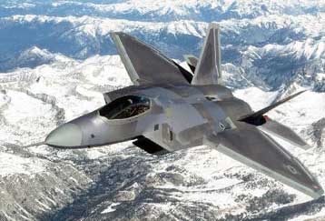 Παραδόθηκαν στην αεροπορία των ΗΠΑ τα πρώτα μαχητικά Raptor