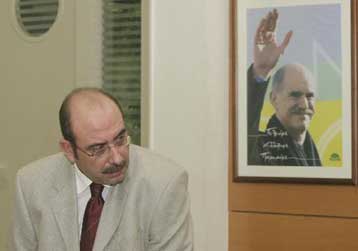 Νέα αντιπαράθεση κυβέρνησης – ΠΑΣΟΚ για το θέμα της διαπλοκής