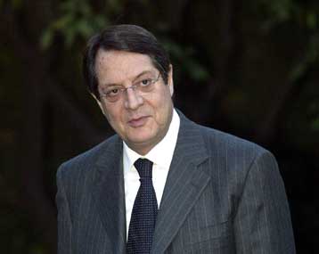 Επικρίσεις Αναστασιάδη για το θέμα των χρηματοδοτήσεων υπέρ του σχεδίου Ανάν