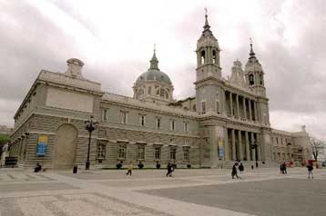 Πέθανε ο Ισπανός αρχιτέκτονας Φερνάντο Τσουέκα Γκοΐτια