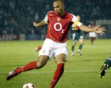 Την τιμωρία του Ανρί ζητά ο Φέργκιουσον από την αγγλική ποδοσφαιρική ομοσπονδία