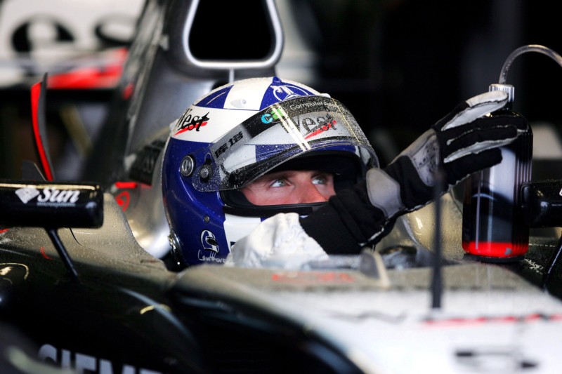 Απρόθυμος να εγκαταλείψει την ενεργό δράση, δηλώνει ο D.Coulthard