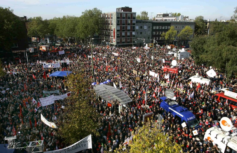 Μαζικές διαδηλώσεις στη Γερμανία λόγω των απολύσεων στην Opel