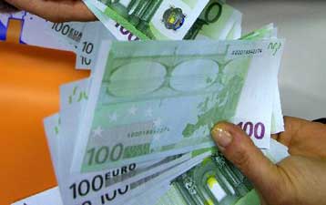 Για τιμολόγια άνω των 50.000 ευρώ οι δίγραμμες επιταγές το 2005