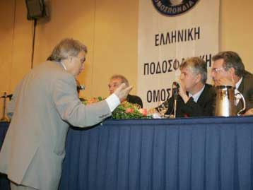 «Δεν σχολιάζουμε δηλώσεις ενός αποτυχόντος υποψηφίου» λέει η κυβέρνηση στον Β.Μητρόπουλο