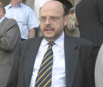 Αποστάσεις κρατά η κυβέρνηση από τις δηλώσεις Χριστόδουλου περί ομοφυλοφιλίας