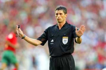 Ο Μάρκους Μερκ σφυρίζει στο «Καραϊσκάκη» και ξυπνάει μνήμες