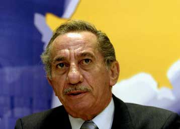 Απορρίπτουν οι ΗΠΑ τα περί δωροδοκίας με στόχο το «ναι» στο σχέδιο Ανάν