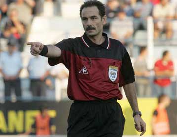 Ο Δούρος «σφυρίζει» στο ντέρμπι ΑΕΚ-Ολυμπιακού την Κυριακή