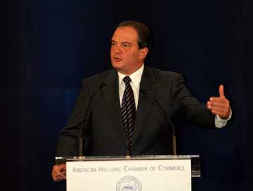 Αυτο-ίαση στην οικονομία δεν υπάρχει, απαντά στις επικρίσεις ο Κώστας Καραμανλής