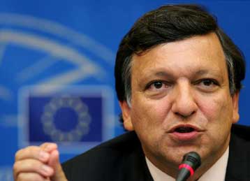 Τη… μετά Μπουτιλιόνε σύνθεση της Κομισιόν παρουσιάζει ο Ζoζέ Μπαρόζο στους «25»