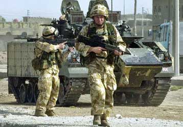 Σε θέση μάχης οι Αμερικανοί στρατιώτες για την τελική επιχείρηση στη Φαλούτζα