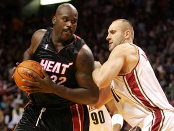 Αποθέωση Σακίλ Ο Νιλ στην πρώτη του εμφάνιση στην έδρα των Χιτ