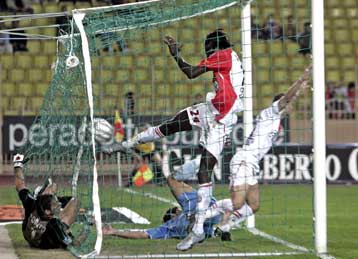 Στην εκπνοή έχασε τους δύο βαθμούς η Μονακό από την Αζαξιό-Εκτός έδρας νίκη της Σοσό