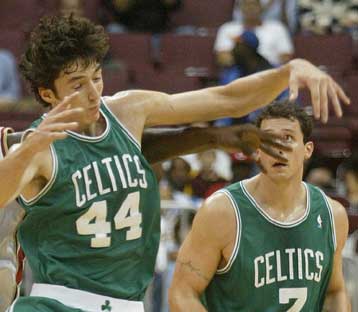 Εντός έδρας ήττα για τους Νικς από τους Σέλτικς με το οδυνηρό 107-73