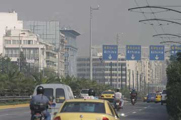 Εκατοντάδες θανάτους προκαλεί το νέφος στην Αθήνα