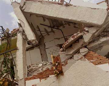 Στην καταβολή αποζημιώσεων μετά τον σεισμό του Αιγίου υποχρεούται το Δημόσιο