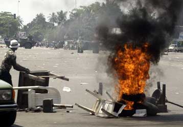 Ψυχραιμία συνιστά ο πρόεδρος της Ακτής του Ελεφαντοστού