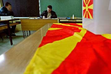 Ανακούφιση στην ΕΕ από την αποτυχία του δημοψηφίσματος στην ΠΓΔΜ