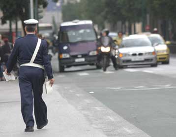 Δεκάδες κλήσεις «μοίρασε» η Τροχαία σε παραβάτες των λεωφορειολωρίδων