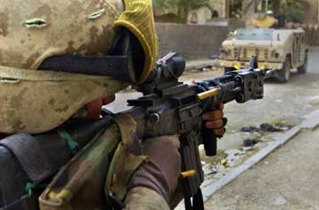 Αμερικανοί πεζοναύτες και τεθωρακισμένα εισήλθαν στη Φαλούτζα