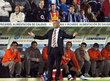 Με τους παίκτες τα έβαλε ο πρόεδρος της Βαλένθια, τονίζοντας ότι στηρίζει τον Ρανιέρι